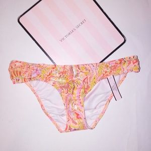 Victoria Secret Swim Bikini Bottom
XS
Orange Yellow‎ Paisley
Knockout